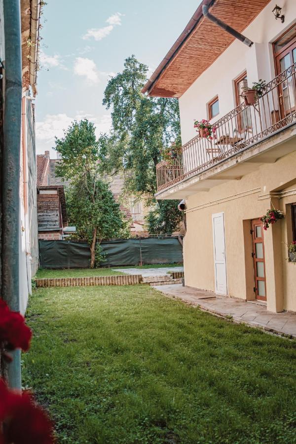 Central Garden Apartments Braşov Buitenkant foto
