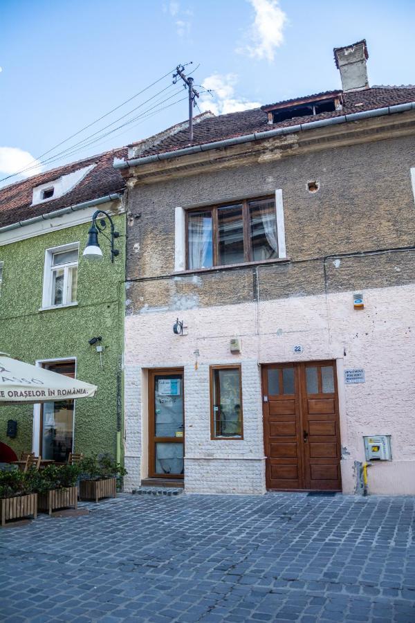 Central Garden Apartments Braşov Buitenkant foto